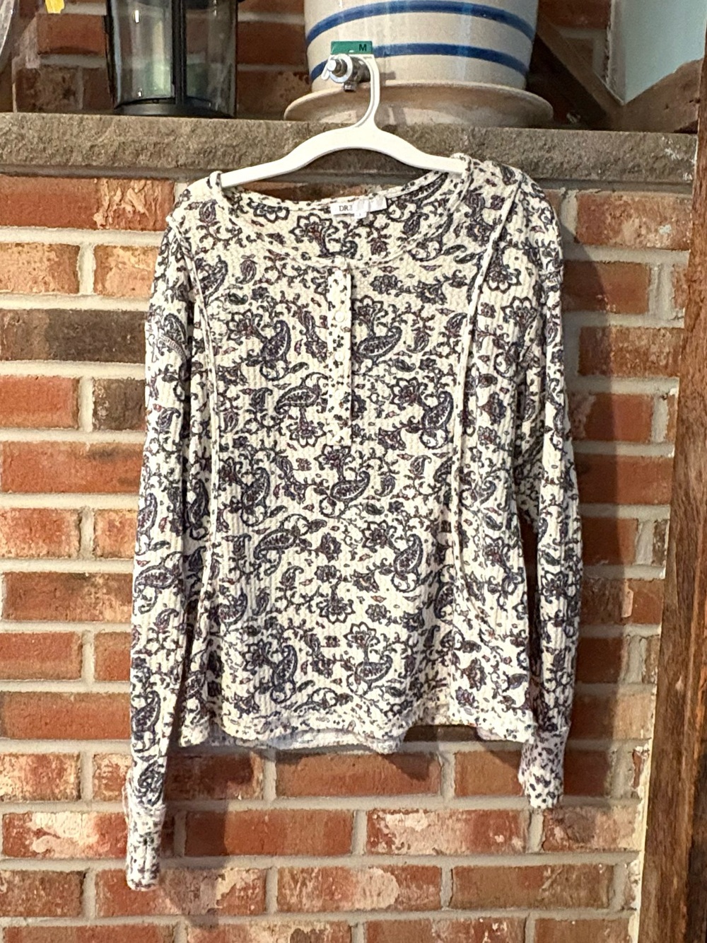 DR2 Women’s Lightweight Paisley Henley Long-Sleeve Top - Cream Size L